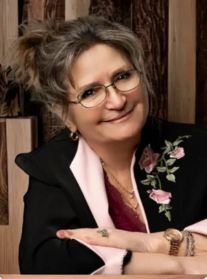 Maryellen Crawford (Ella)