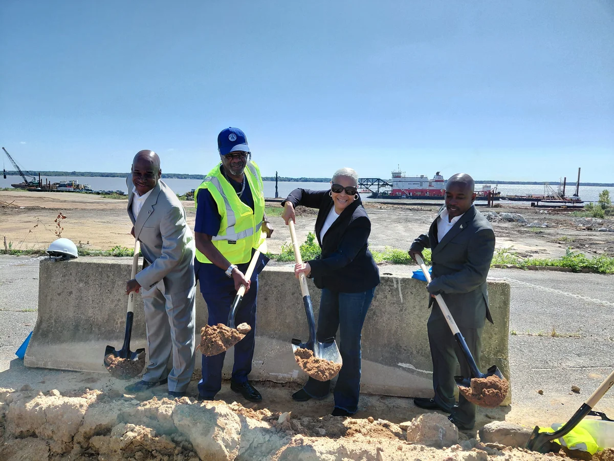 Delaware breaks ground on $669 million container terminal at Edgemoor