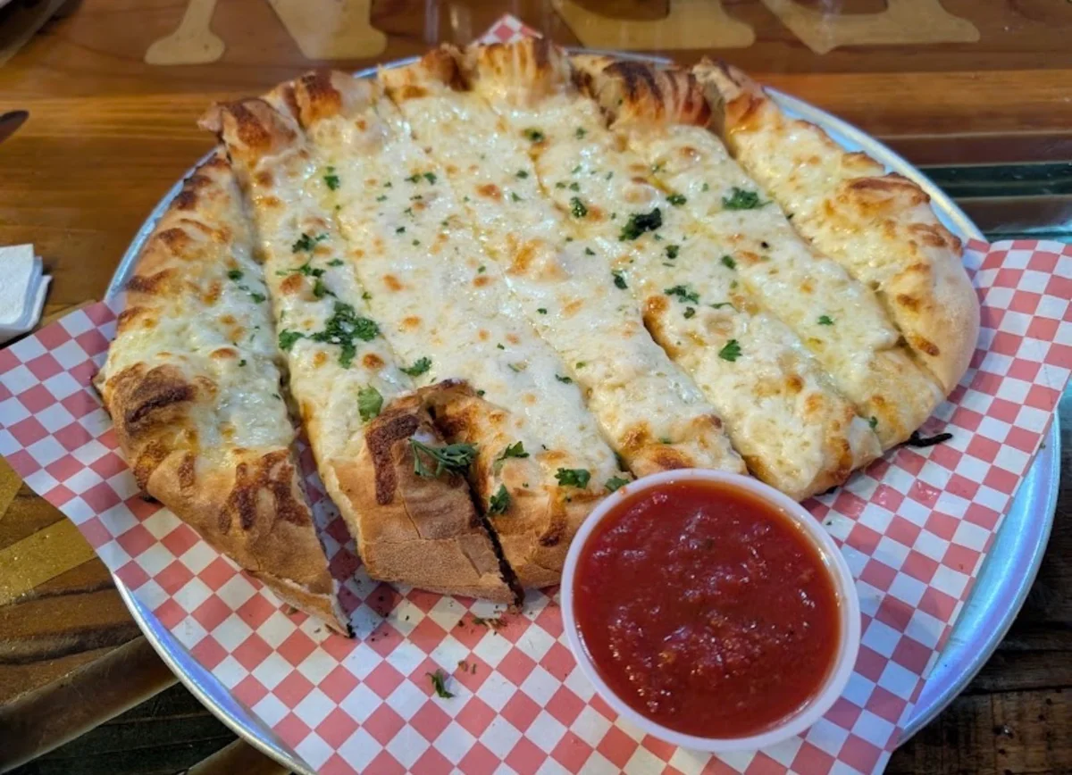 Home - Aracri Pizzeria